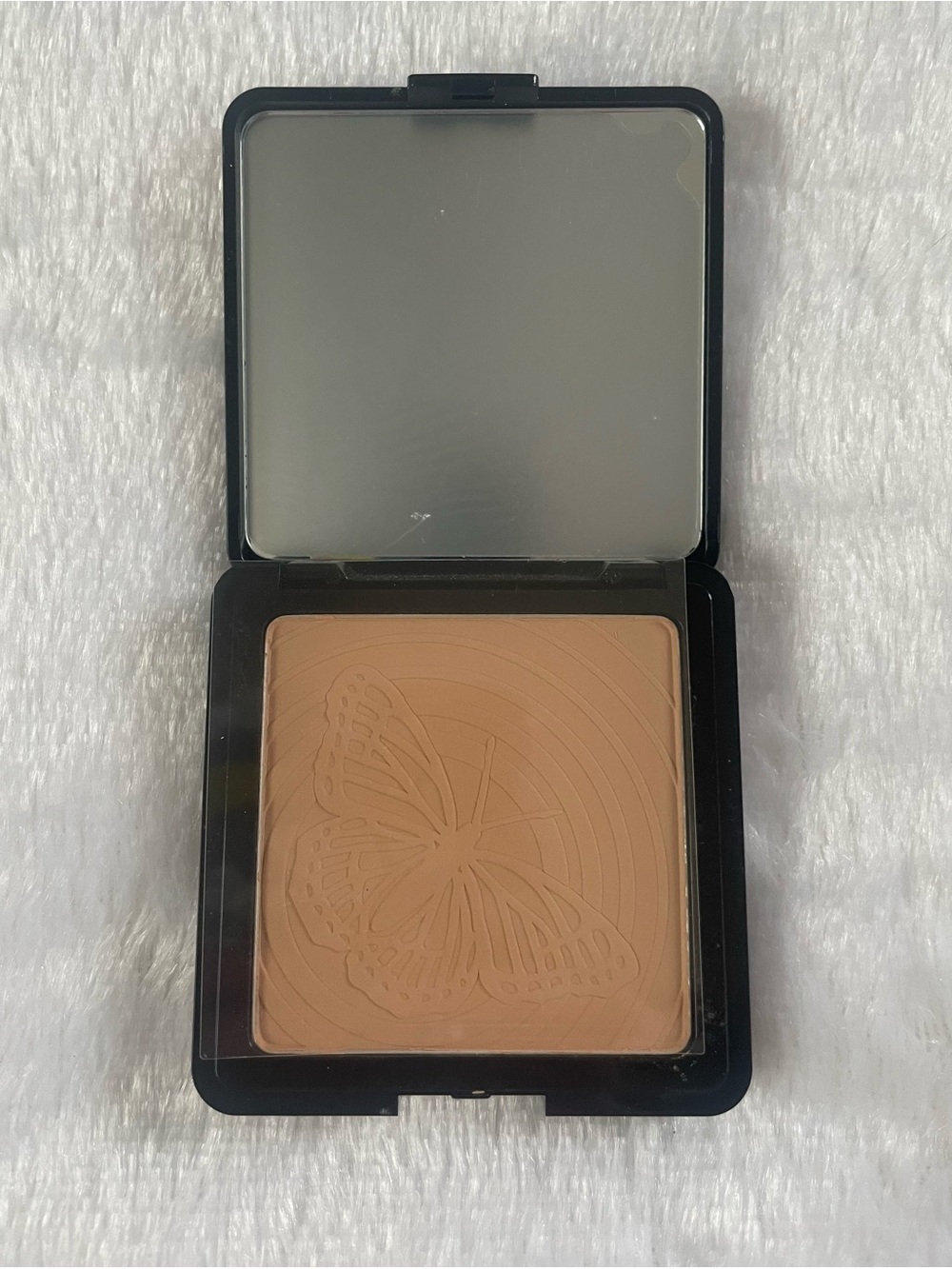 What’s up beauty pressed setting powder- medium